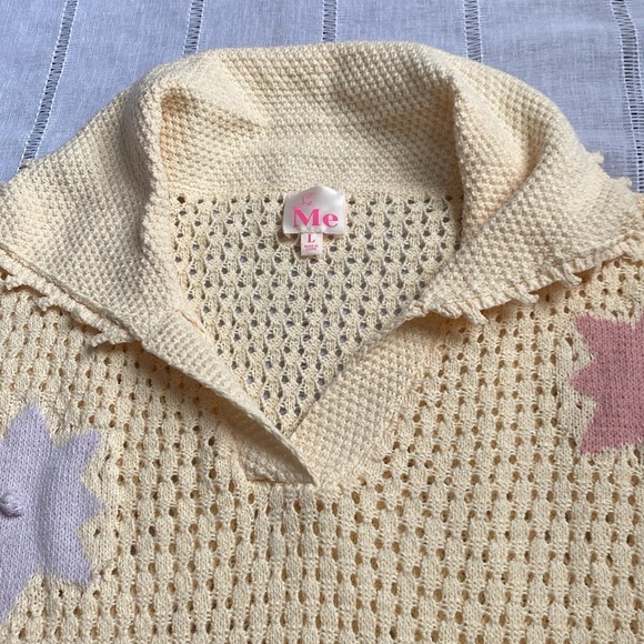 SO Me Crochet Cream Sweater with Multicolored Star Design. - Picture 9 of 12